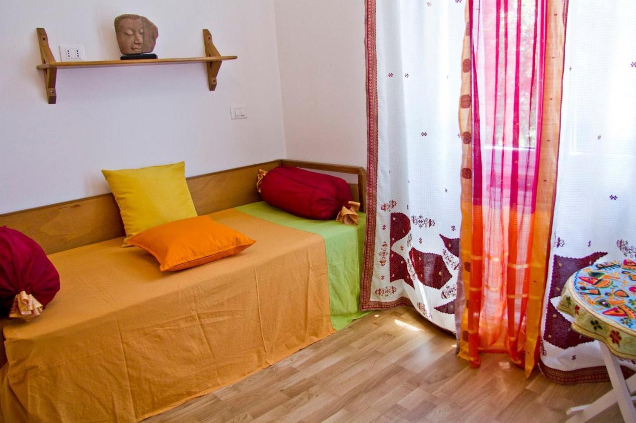 Laxmi Guesthouse B&B Genoa Bagian luar foto
