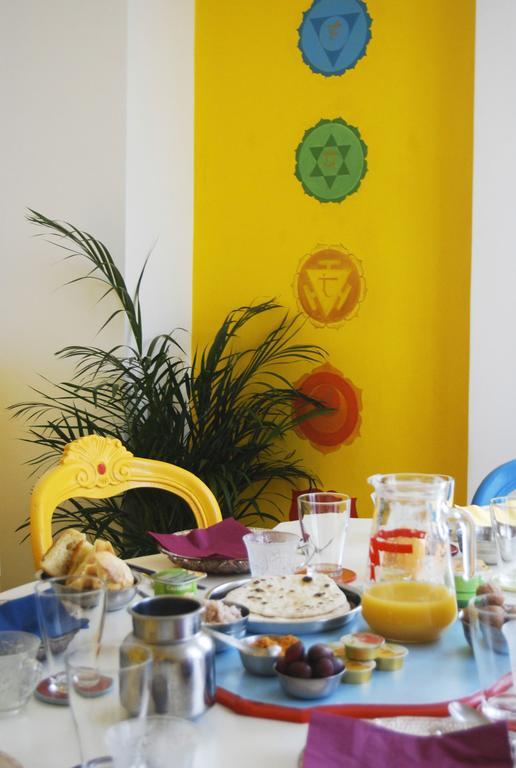 Laxmi Guesthouse B&B Genoa Bagian luar foto