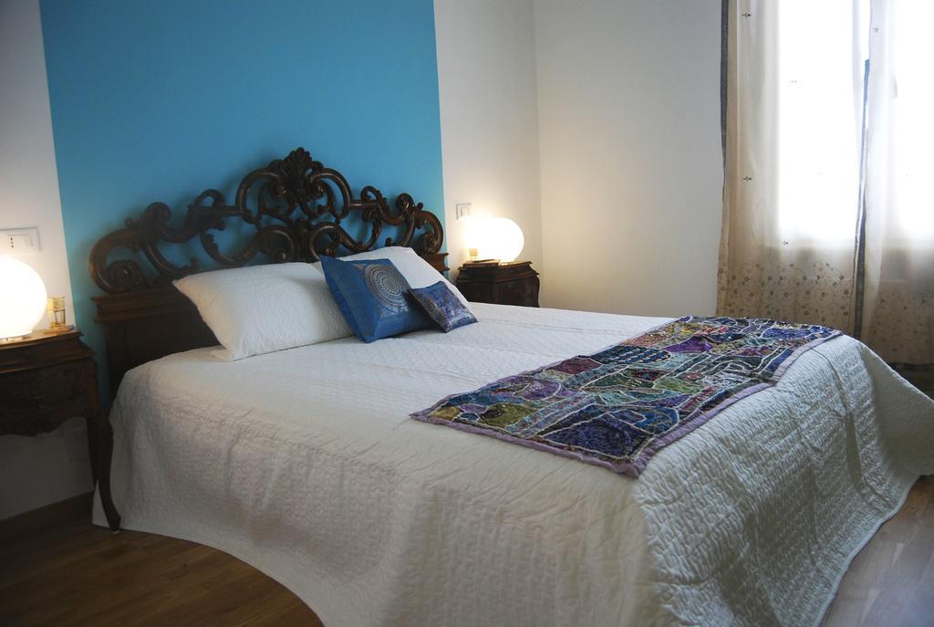 Laxmi Guesthouse B&B Genoa Bagian luar foto